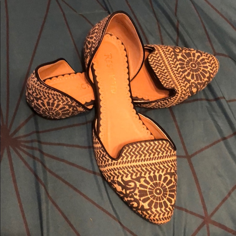 VGUC Restricted brand Ballet flats